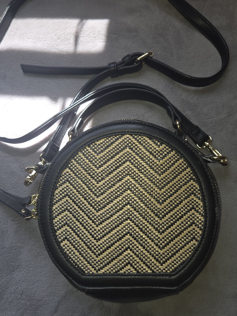 Kelly & Katie Round Woven Crossbody - Black & Natural